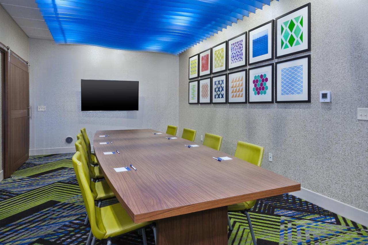 Holiday Inn Express & Suites - Painesville - Concord By Ihg Bagian luar foto