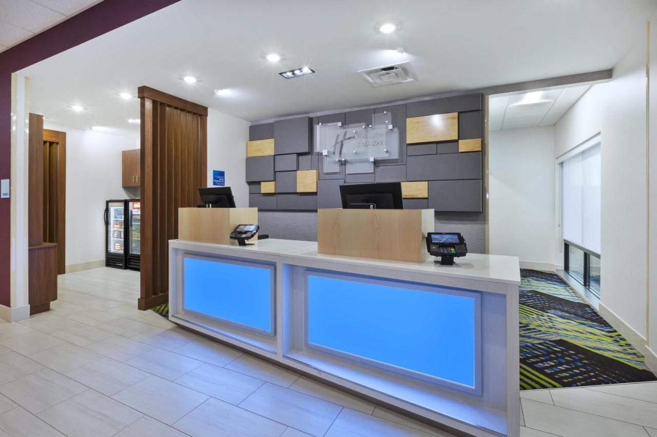 Holiday Inn Express & Suites - Painesville - Concord By Ihg Bagian luar foto