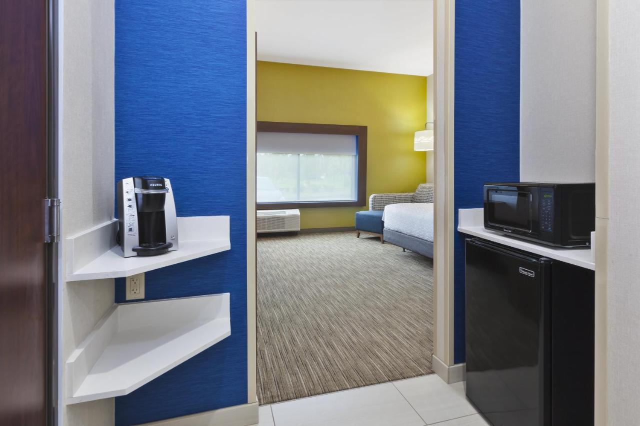Holiday Inn Express & Suites - Painesville - Concord By Ihg Bagian luar foto