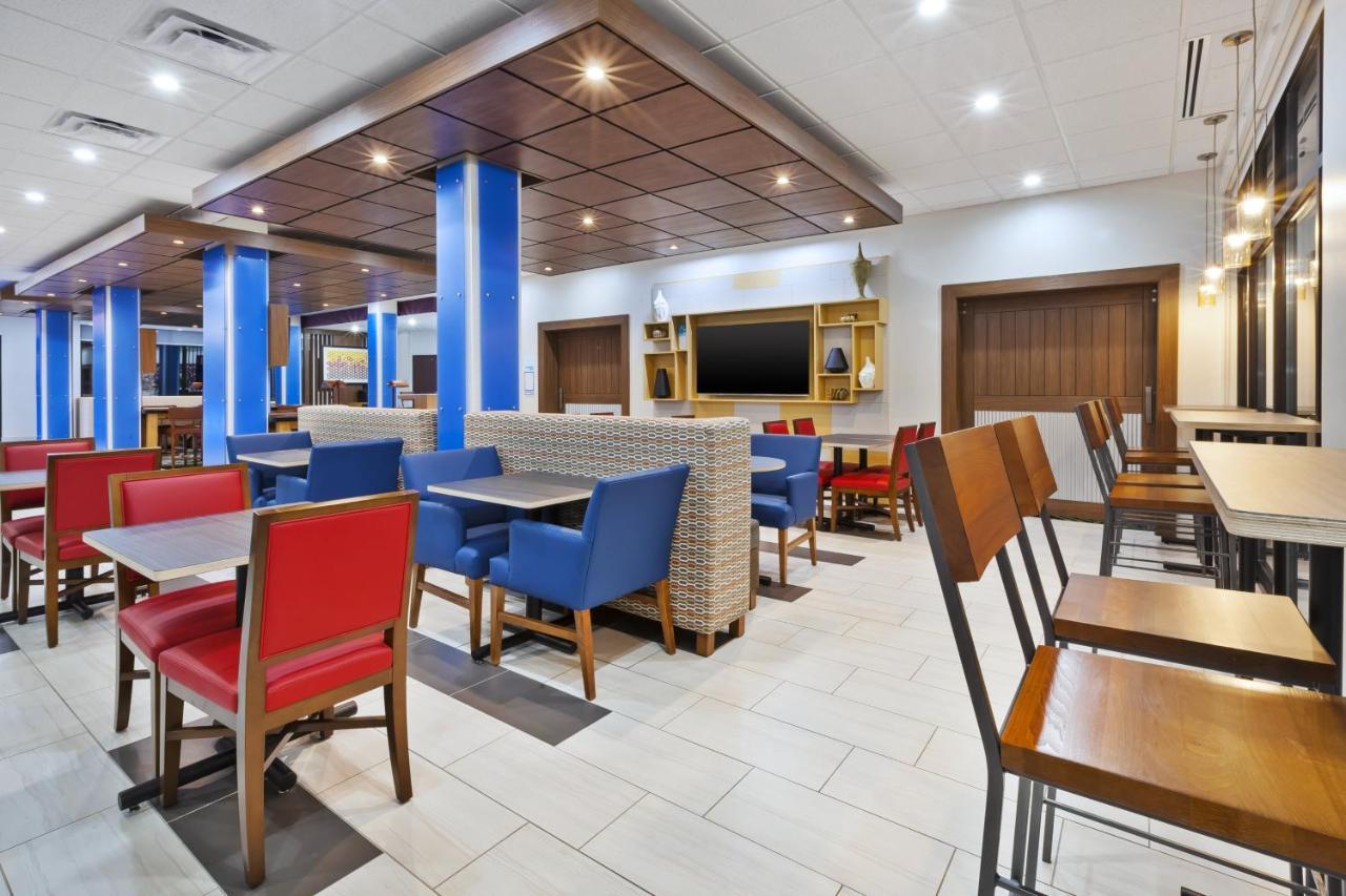Holiday Inn Express & Suites - Painesville - Concord By Ihg Bagian luar foto