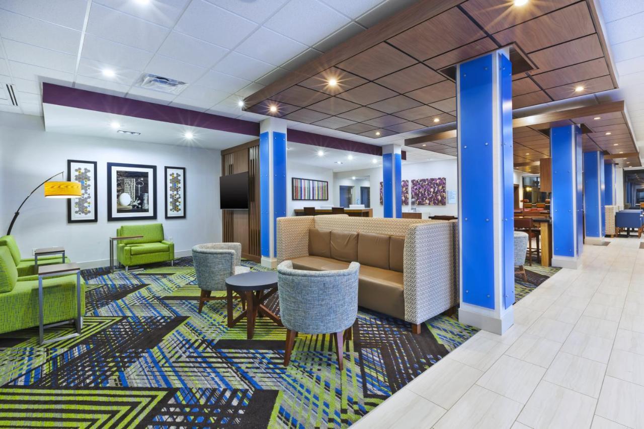 Holiday Inn Express & Suites - Painesville - Concord By Ihg Bagian luar foto