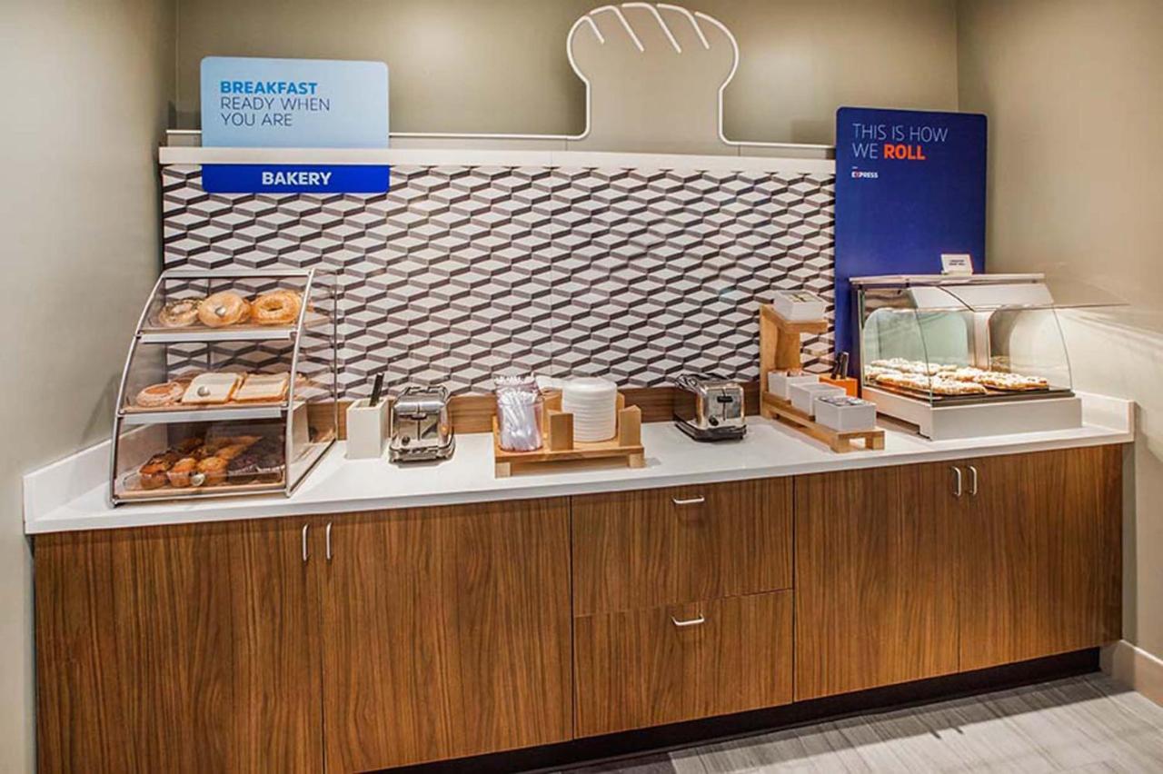 Holiday Inn Express & Suites - Painesville - Concord By Ihg Bagian luar foto