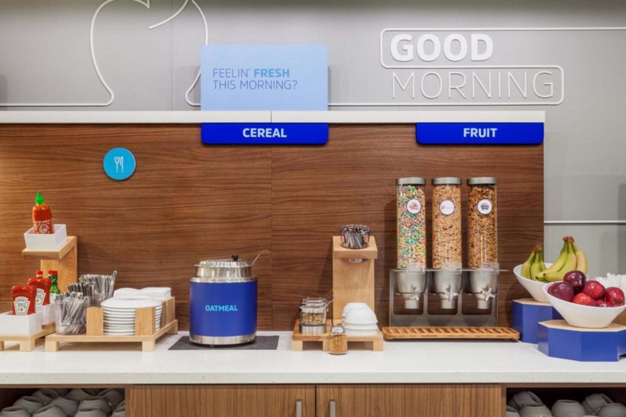 Holiday Inn Express & Suites - Painesville - Concord By Ihg Bagian luar foto